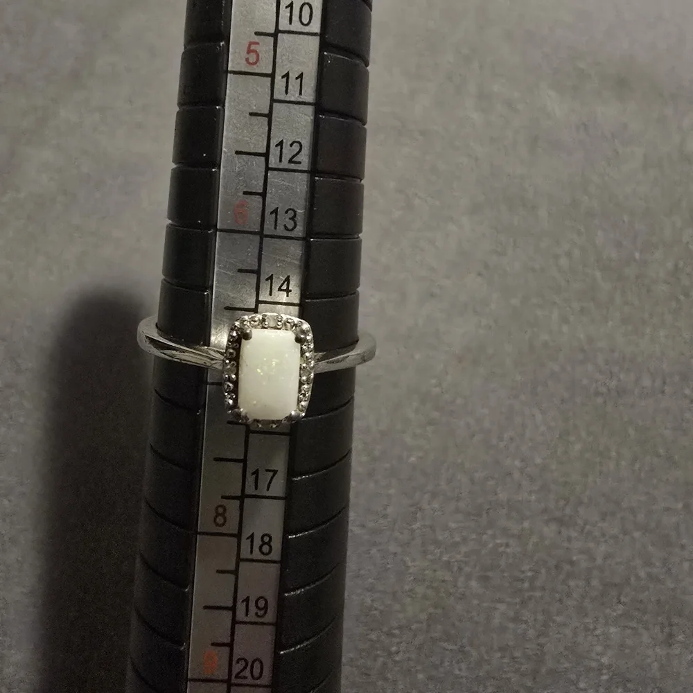 Mother Of Pearl 925SVI Stamped Ring EUC